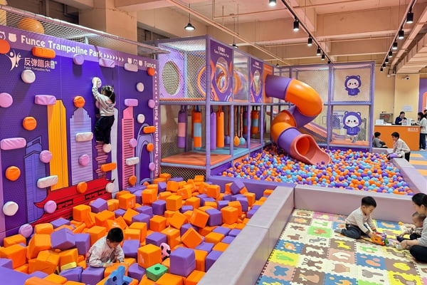 Climbing Walls & Slides